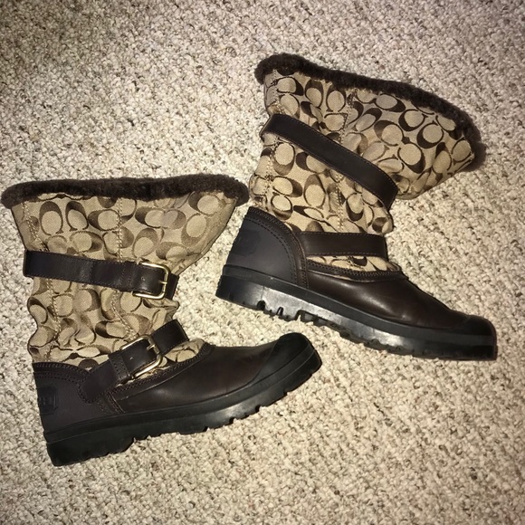 COPY - Coach Holiway Cold Weather Boot - Picture 1 of 5